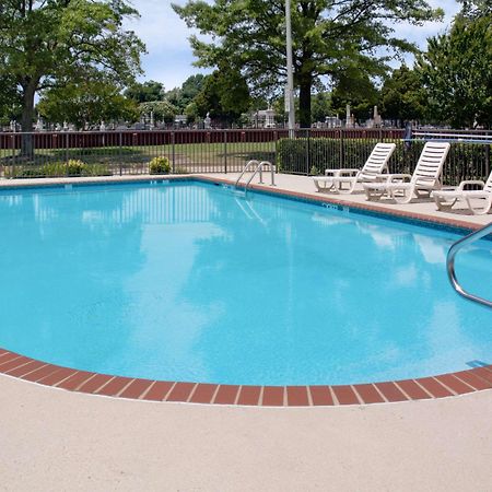 Quality Inn & Suites Olde Town Portsmouth Ngoại thất bức ảnh