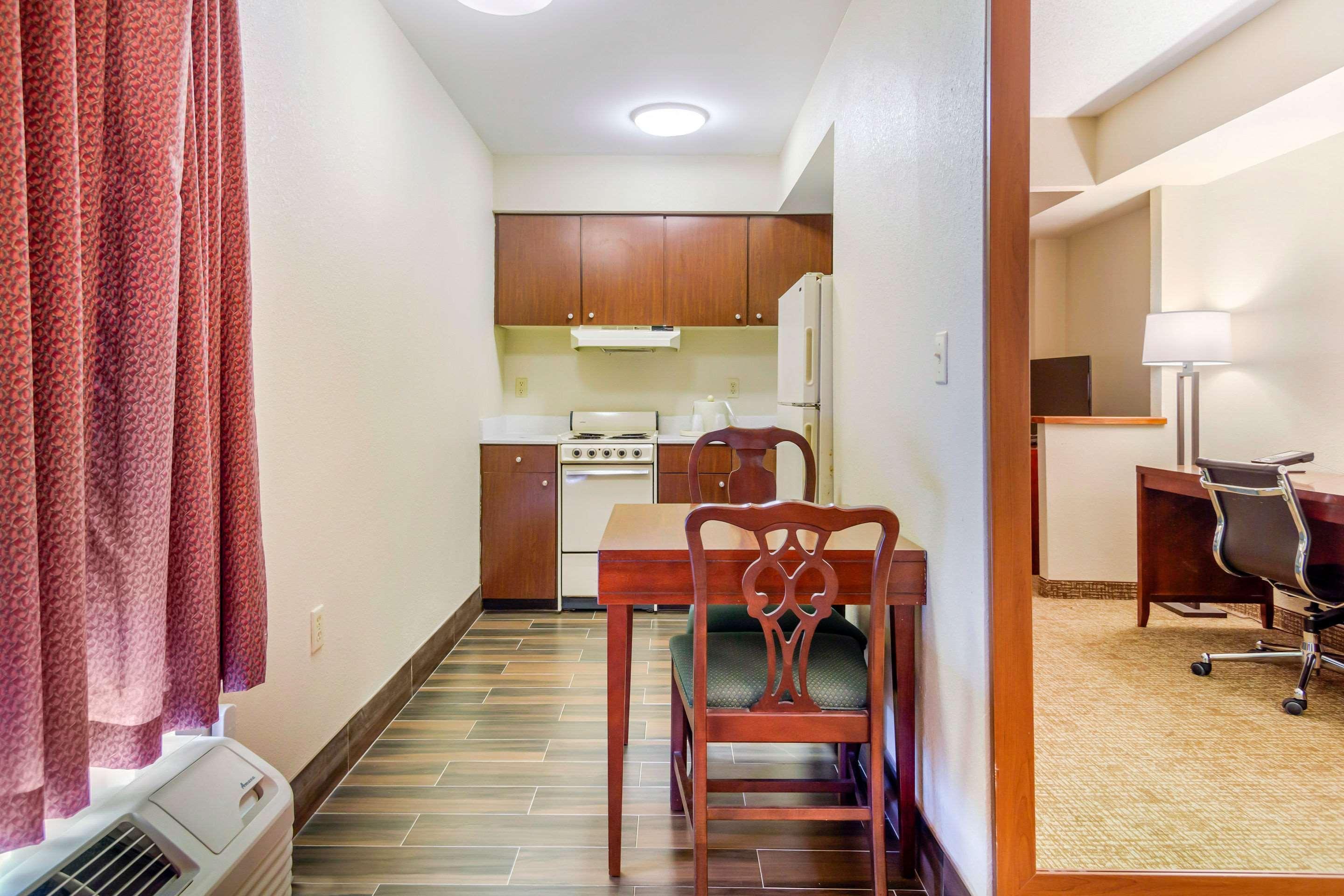 Quality Inn & Suites Olde Town Portsmouth Ngoại thất bức ảnh