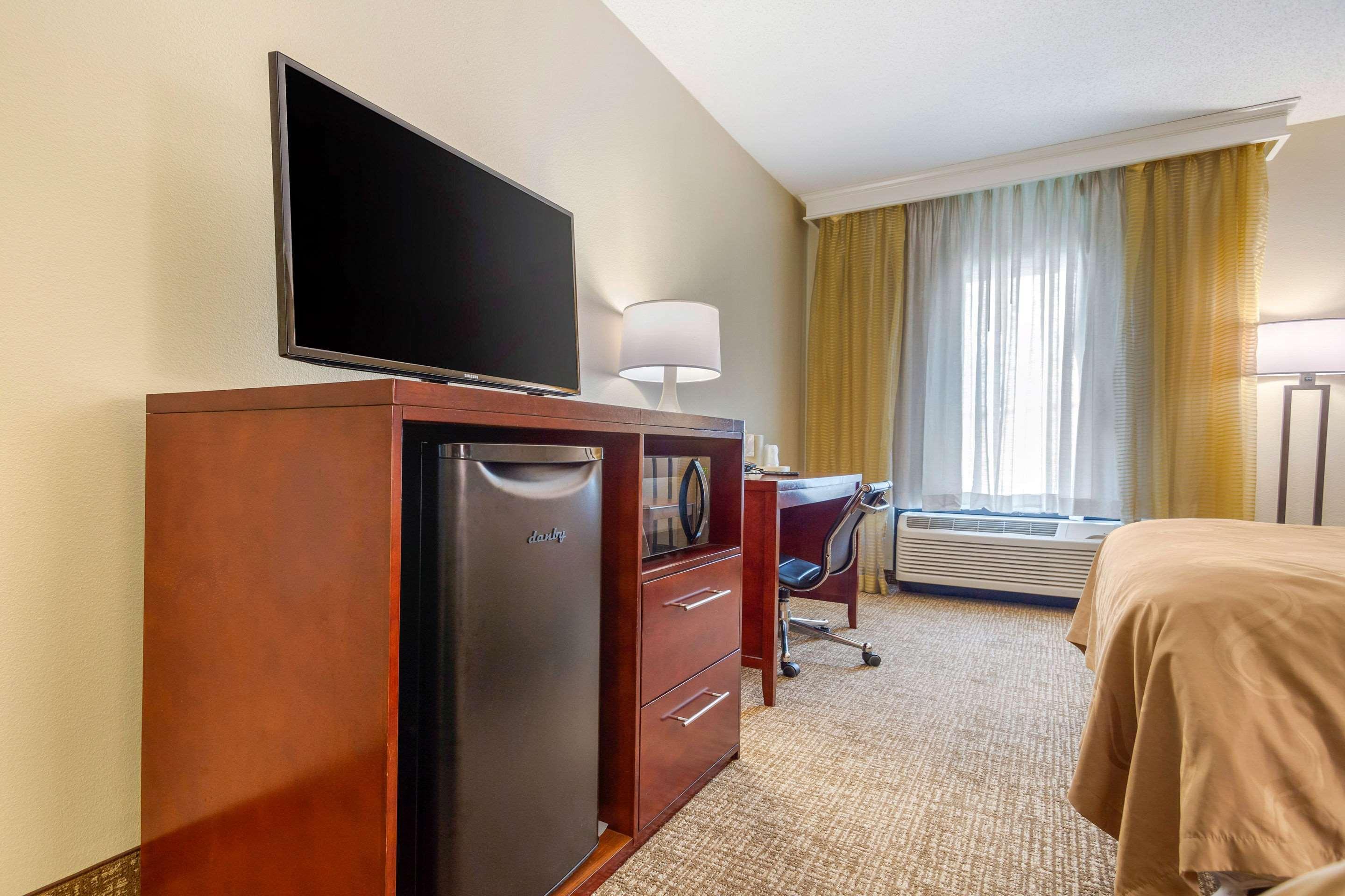 Quality Inn & Suites Olde Town Portsmouth Ngoại thất bức ảnh