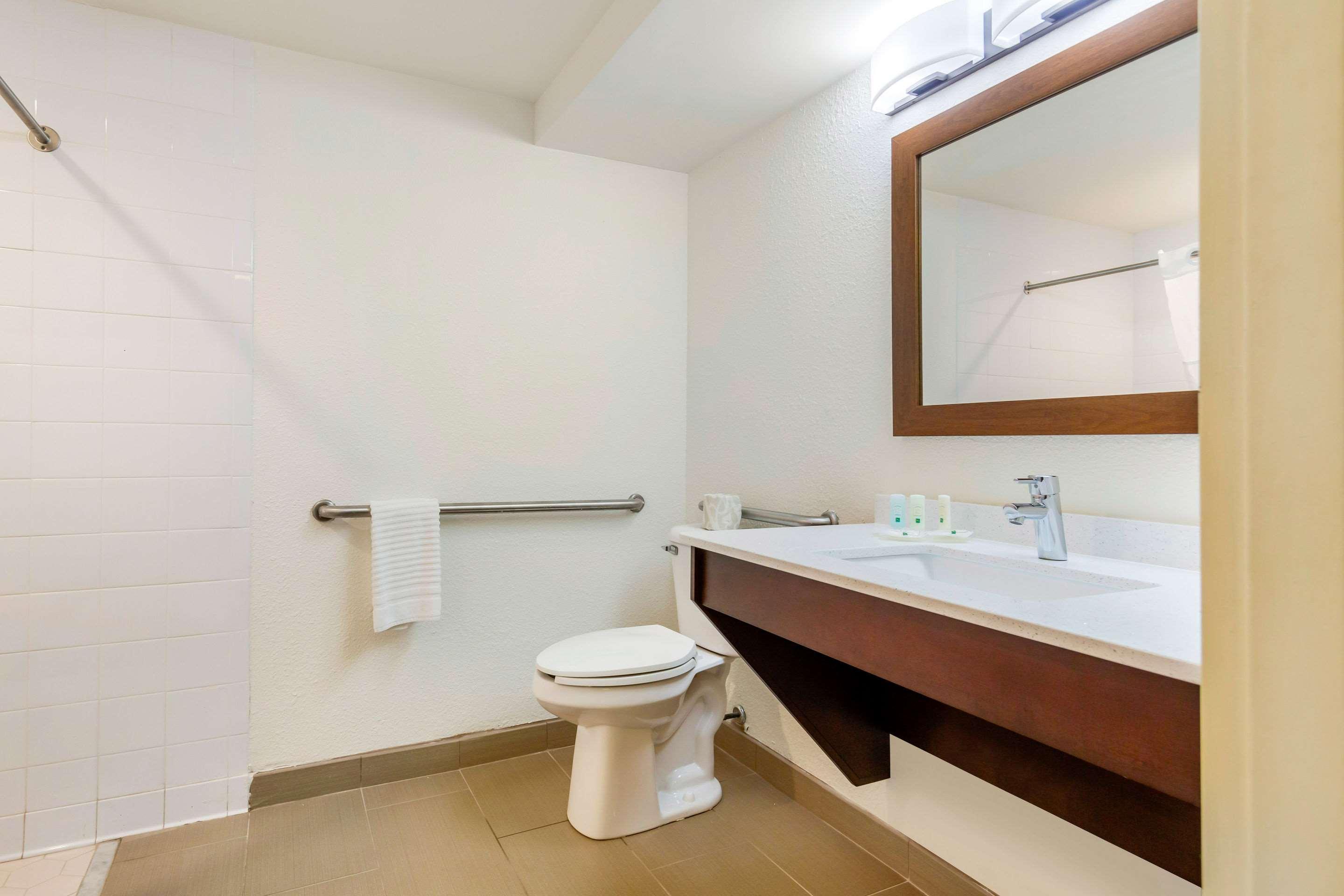 Quality Inn & Suites Olde Town Portsmouth Ngoại thất bức ảnh