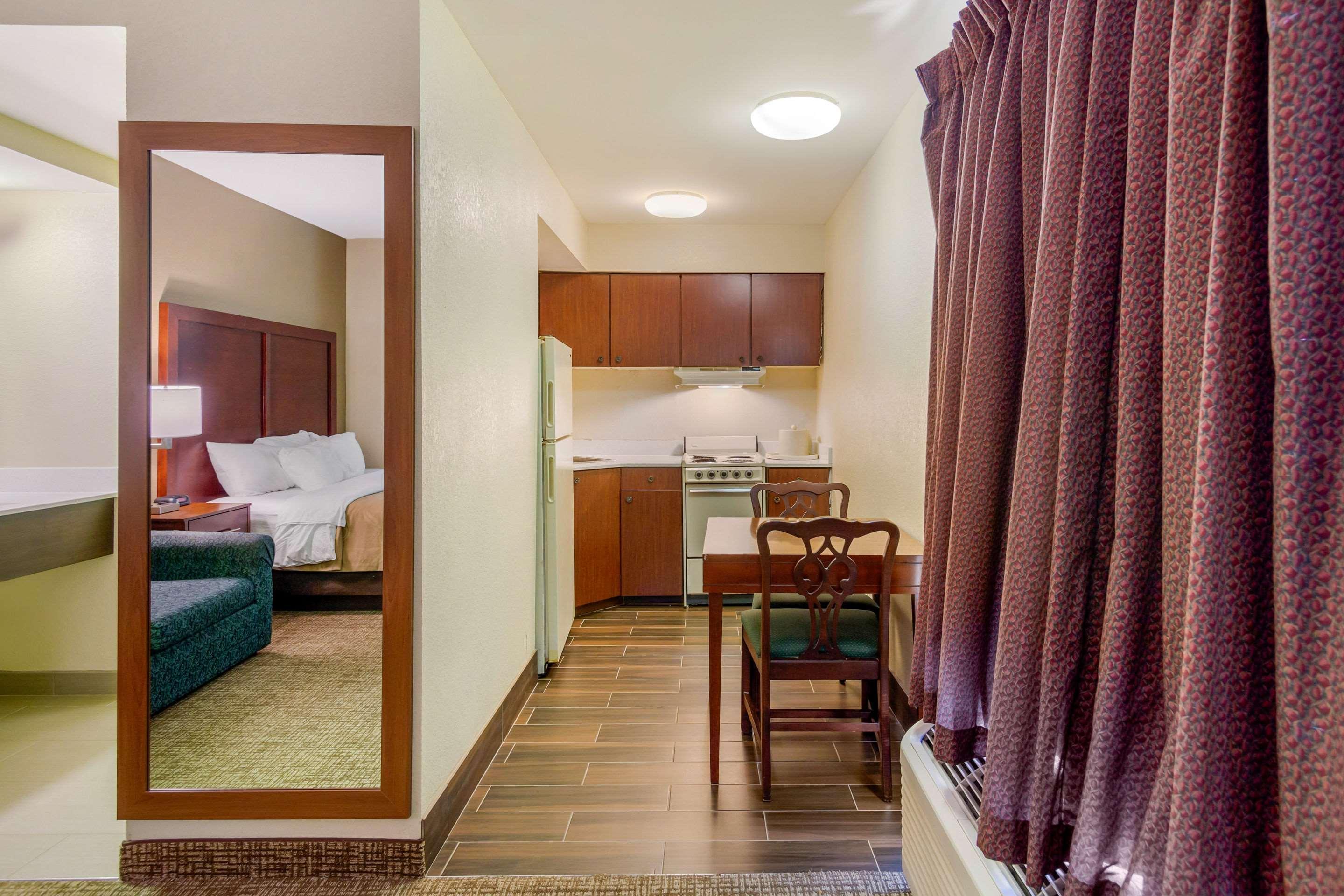 Quality Inn & Suites Olde Town Portsmouth Ngoại thất bức ảnh